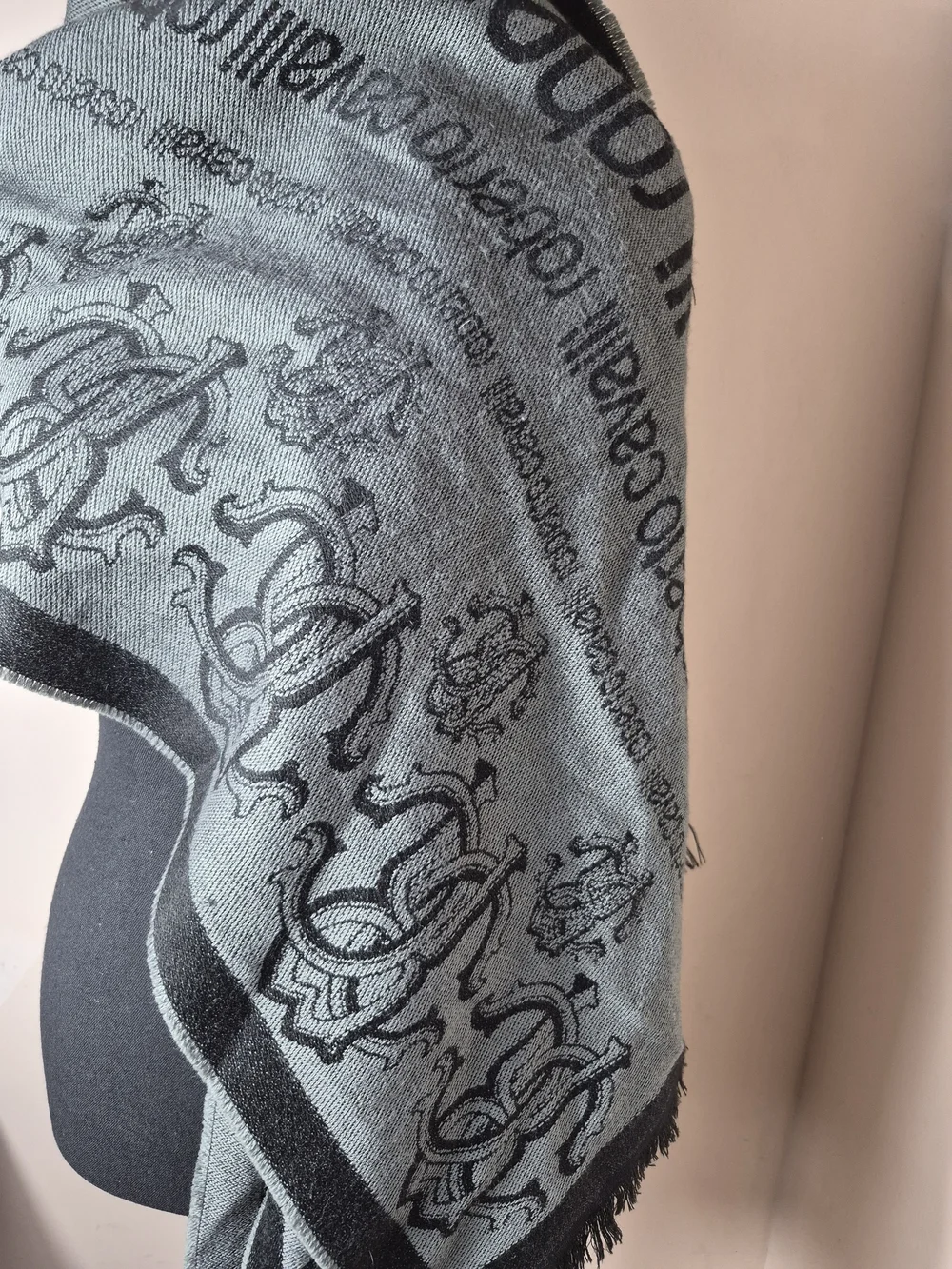 Roberto Cavalli  Grey/ Black Wool Blend Mens Scarf Designer UNISEX MADE In ITALY